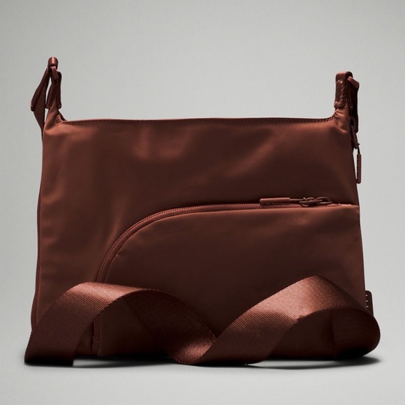 Lululemon Yoga Crossbody Bag - Picture 4 of 11